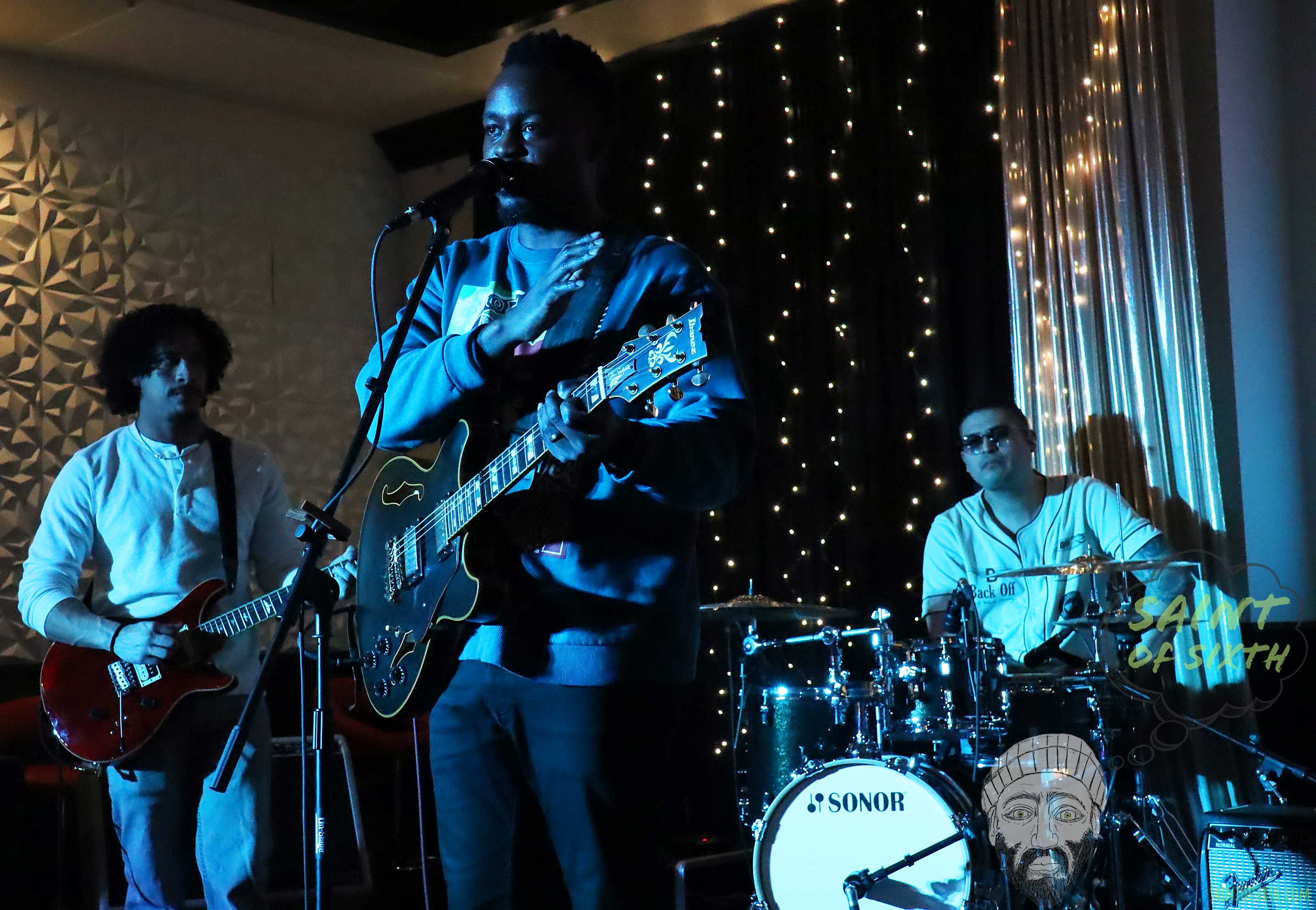 Ben Mulwana  and band pack Soundbar Musick Cafe